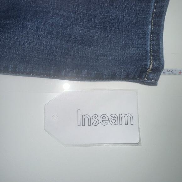 Levi’s Women’s Boyfriend Jeans Size 31 Blue Distressed Denim - Picture 8 of 9